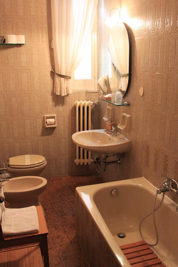 Domus Angela B&B Трани Экстерьер фото